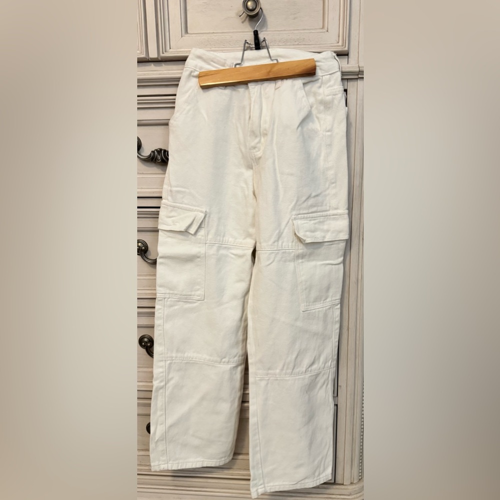 Women’s SHEIN White Cargo Pants.